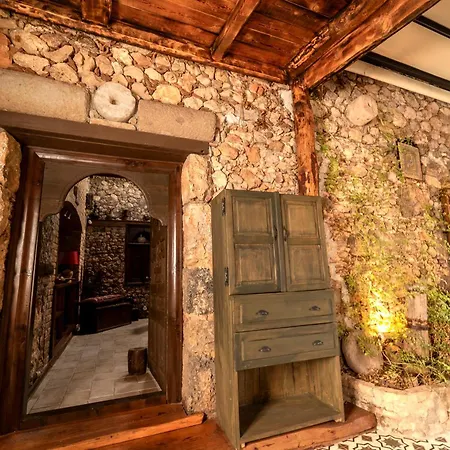 Vilă Levissi Otantic Stone In